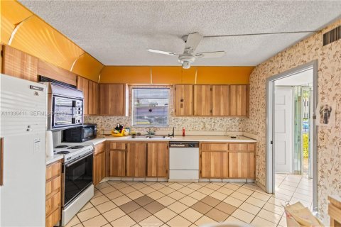 Condominio en venta en Pembroke Pines, Florida, 2 dormitorios, 135.54 m2 № 2089879 - foto 4