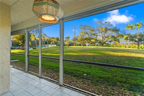 Condominio en venta en Pembroke Pines, Florida, 2 dormitorios, 135.54 m2 № 2089879 - foto 19