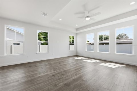 House in Palm Coast, Florida 3 bedrooms, 185.8 sq.m. № 2235968 - photo 17