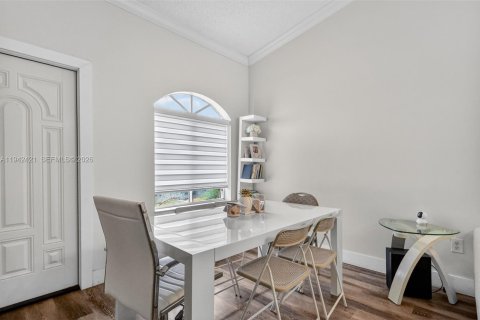 Copropriété à vendre à Hialeah, Floride: 3 chambres, 117.15 m2 № 2001162 - photo 7