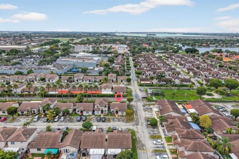 Copropriété à vendre à Hialeah, Floride: 3 chambres, 117.15 m2 № 2001162 - photo 27