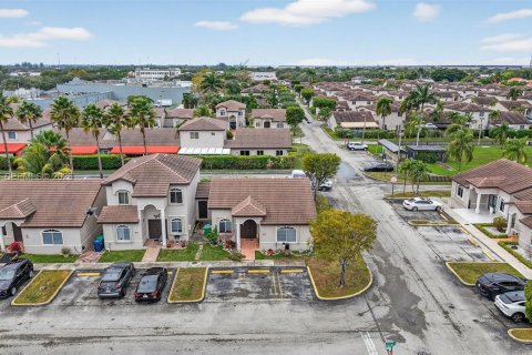 Copropriété à vendre à Hialeah, Floride: 3 chambres, 117.15 m2 № 2001162 - photo 24