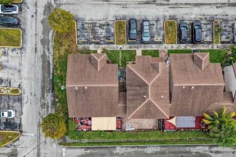 Copropriété à vendre à Hialeah, Floride: 3 chambres, 117.15 m2 № 2001162 - photo 23