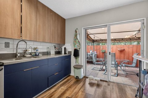 Copropriété à vendre à Hialeah, Floride: 3 chambres, 117.15 m2 № 2001162 - photo 8