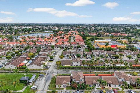 Copropriété à vendre à Hialeah, Floride: 3 chambres, 117.15 m2 № 2001162 - photo 28