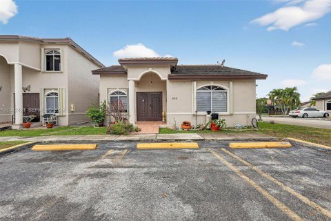 Copropriété à vendre à Hialeah, Floride: 3 chambres, 117.15 m2 № 2001162 - photo 2