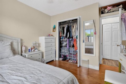 Copropriété à vendre à Hialeah, Floride: 3 chambres, 117.15 m2 № 2001162 - photo 18