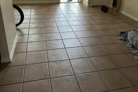 Commercial property in St. Lucie, Florida № 2146853 - photo 8
