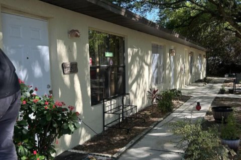 Commercial property in St. Lucie, Florida № 2146853 - photo 7