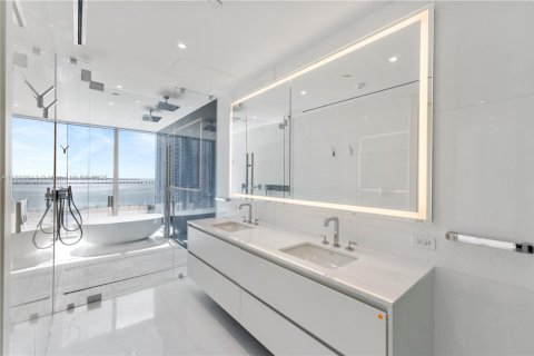 Condo in Miami, Florida, 3 bedrooms  № 1865152 - photo 26
