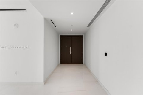 Condo in Miami, Florida, 3 bedrooms  № 1865152 - photo 9