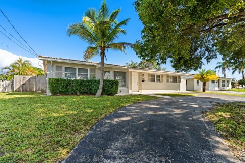 Villa ou maison à Pompano Beach, Floride 4 chambres, 170.38 m2 № 2435537