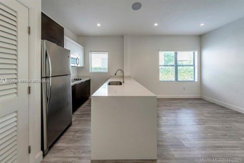 Appartement à louer à Miami, Floride: 1 chambre, 66.89 m2 № 2040357 - photo 3