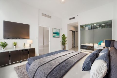 Condo in Miami Beach, Florida, 1 bedroom  № 1865544 - photo 4