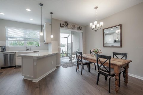 Townhouse in Wesley Chapel, Florida 3 bedrooms, 172.15 sq.m. № 1813104 - photo 11