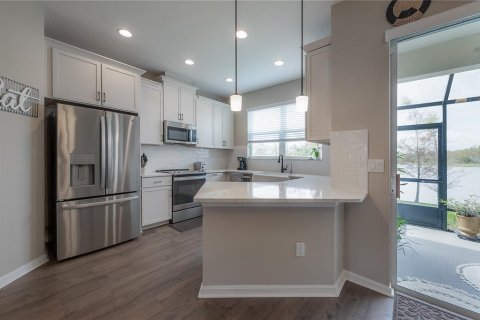 Townhouse in Wesley Chapel, Florida 3 bedrooms, 172.15 sq.m. № 1813104 - photo 15