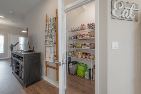 Townhouse in Wesley Chapel, Florida 3 bedrooms, 172.15 sq.m. № 1813104 - photo 8