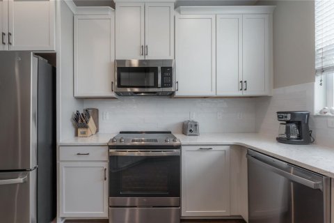 Townhouse in Wesley Chapel, Florida 3 bedrooms, 172.15 sq.m. № 1813104 - photo 16