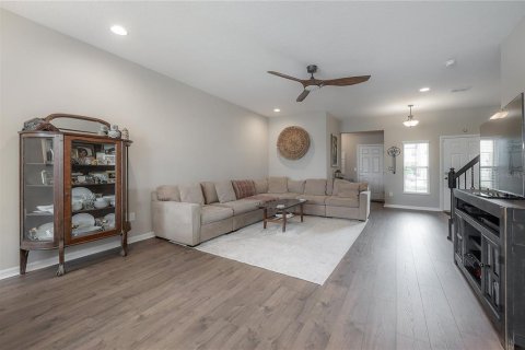 Townhouse in Wesley Chapel, Florida 3 bedrooms, 172.15 sq.m. № 1813104 - photo 7