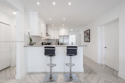 Купить виллу или дом в Майами, Флорида 3 спальни, 161м2, № 2050347 - фото 11