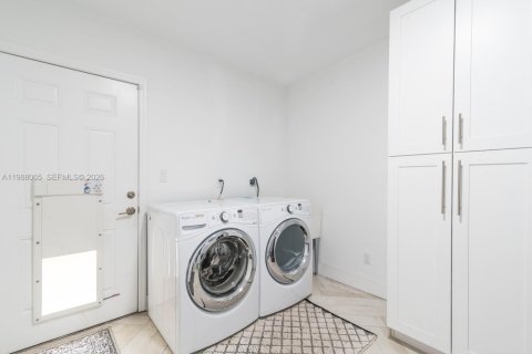 Купить виллу или дом в Майами, Флорида 3 спальни, 161м2, № 2050347 - фото 19