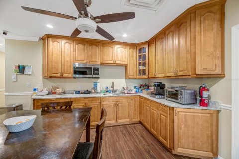 Propiedad comercial en alquiler en Ruskin, Florida № 1912434 - foto 16