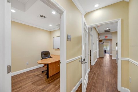 Propiedad comercial en alquiler en Ruskin, Florida № 1912434 - foto 10