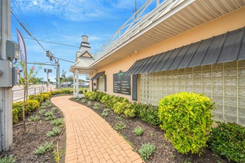 Propiedad comercial en alquiler en Ruskin, Florida № 1912434 - foto 5