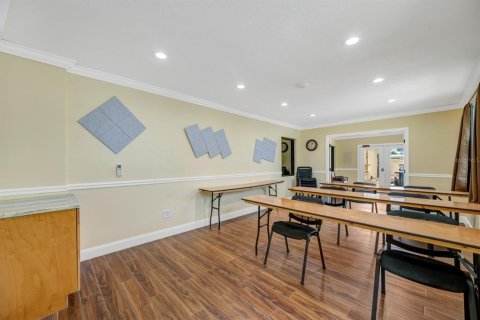 Propiedad comercial en alquiler en Ruskin, Florida № 1912434 - foto 14