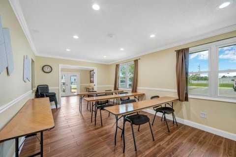 Propiedad comercial en alquiler en Ruskin, Florida № 1912434 - foto 13