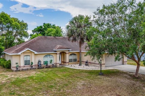 House in Ocala, Florida 3 bedrooms, 201.78 sq.m. № 2231869
