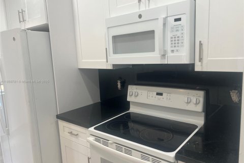 House in Homestead, Florida 2 bedrooms, 97.18 sq.m. № 1920132 - photo 11