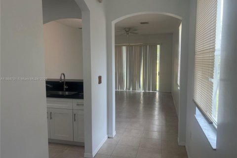 House in Homestead, Florida 2 bedrooms, 97.18 sq.m. № 1920132 - photo 5