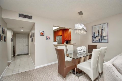 Condo in Delray Beach, Florida, 2 bedrooms № 2176698 - photo 11