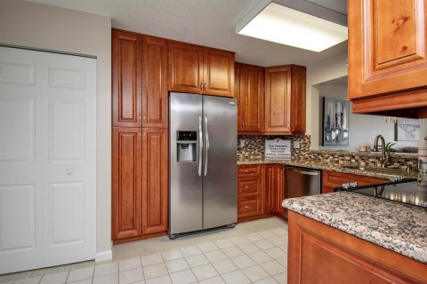 Condo in Delray Beach, Florida, 2 bedrooms № 2176698 - photo 2