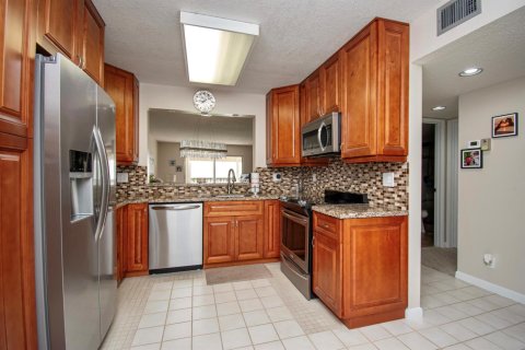 Condo in Delray Beach, Florida, 2 bedrooms № 2176698 - photo 8
