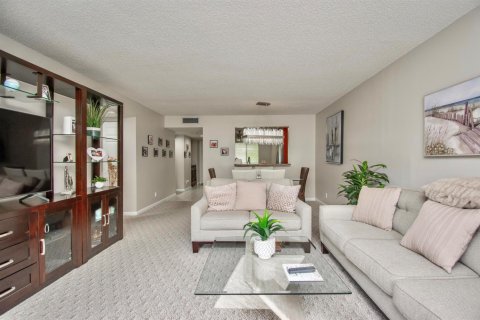 Condo in Delray Beach, Florida, 2 bedrooms № 2176698 - photo 10