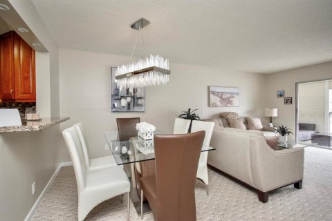 Condo in Delray Beach, Florida, 2 bedrooms № 2176698 - photo 12