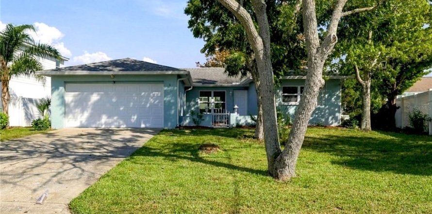 Casa en Hernando Beach, Florida 3 dormitorios, 146.79 m2 № 2423911