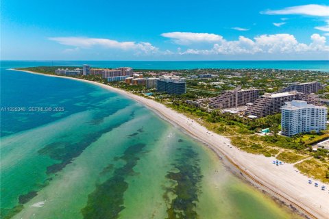 Condominio en alquiler en Key Biscayne, Florida, 4 dormitorios, 185.8 m2 № 1993665 - foto 25