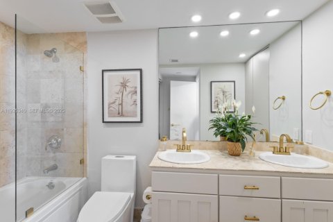 Condominio en alquiler en Key Biscayne, Florida, 4 dormitorios, 185.8 m2 № 1993665 - foto 18