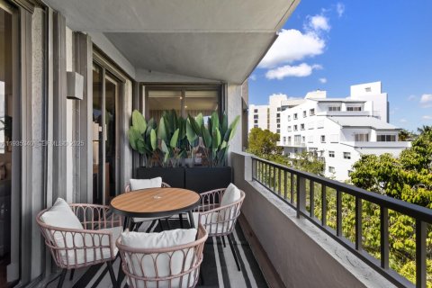 Condominio en alquiler en Key Biscayne, Florida, 4 dormitorios, 185.8 m2 № 1993665 - foto 21