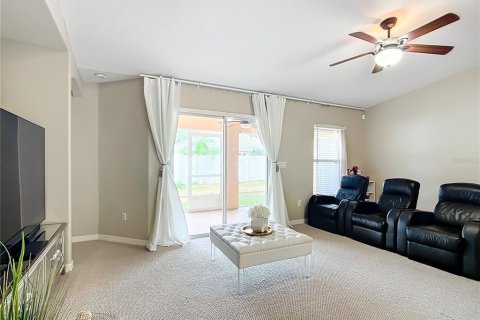 Casa en venta en Summerfield, Florida, 4 dormitorios, 193.98 m2 № 1718561 - foto 9