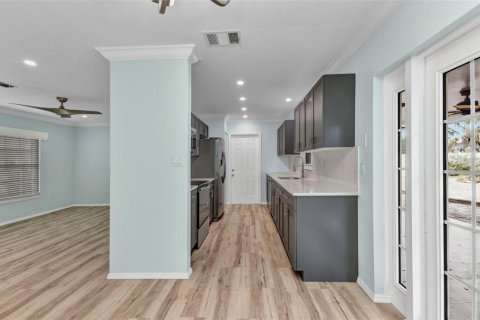 House in Port Charlotte, Florida 2 bedrooms, 97.73 sq.m. № 1675103 - photo 19