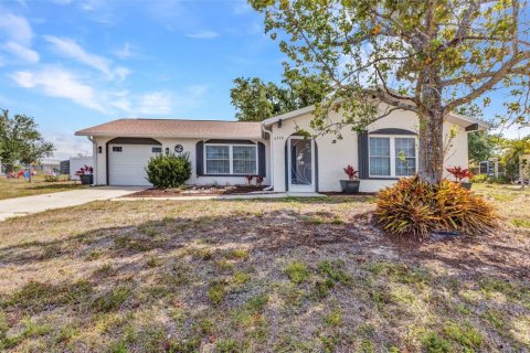House in Port Charlotte, Florida 2 bedrooms, 97.73 sq.m. № 1675103 - photo 3