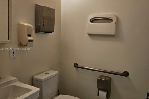 Propiedad comercial en venta en Sunrise, Florida № 2047682 - foto 7