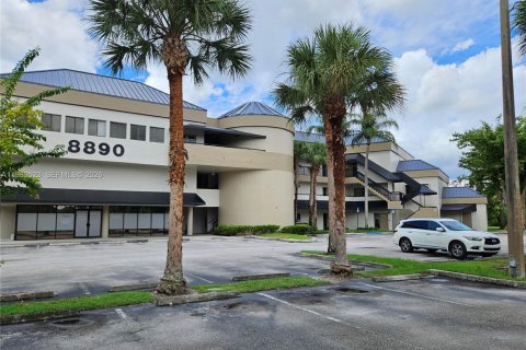 Propiedad comercial en Sunrise, Florida № 2047682