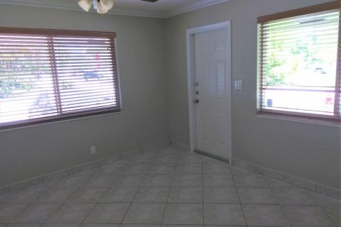 Apartamento en alquiler en Fort Lauderdale, Florida, 1 dormitorio, 46.45 m2 № 2083487 - foto 4