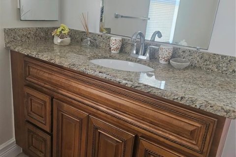 House in Cape Coral, Florida 4 bedrooms, 245.91 sq.m. № 1608236 - photo 24