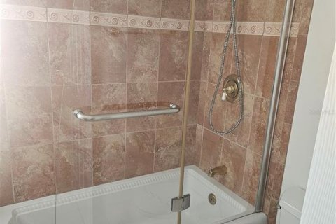 House in Cape Coral, Florida 4 bedrooms, 245.91 sq.m. № 1608236 - photo 21